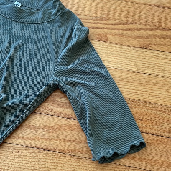 NEVER WORN | Free People 'Talk to Me' Shirt in Army | XS - Picture 3 of 7